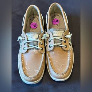 Women's 8.5 never worn sperry slides